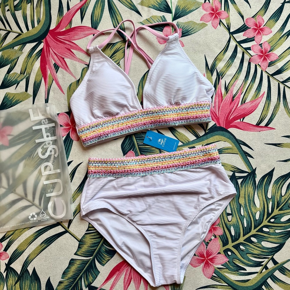 Cupshe Plunging Crossback Bikini Top & High-Rise Cheeky Bottoms Set, White, Sz M - Picture 4 of 8